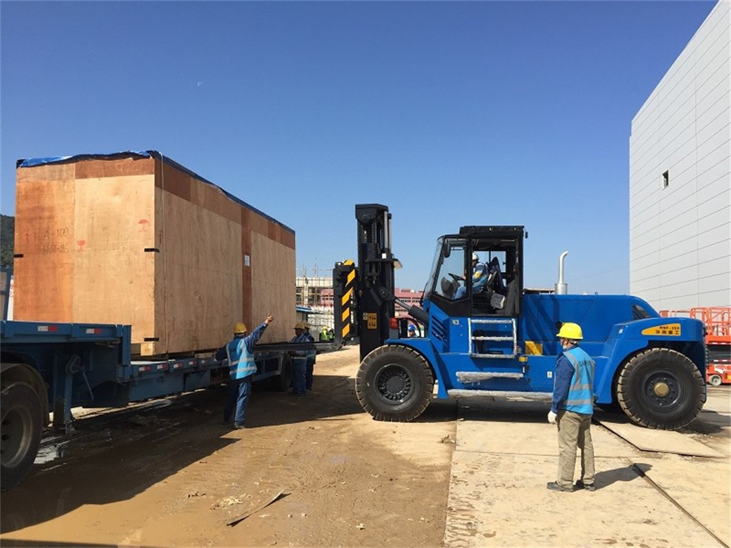 蘇州設(shè)備吊裝，搬運，移位，廠房搬遷_叉車出租