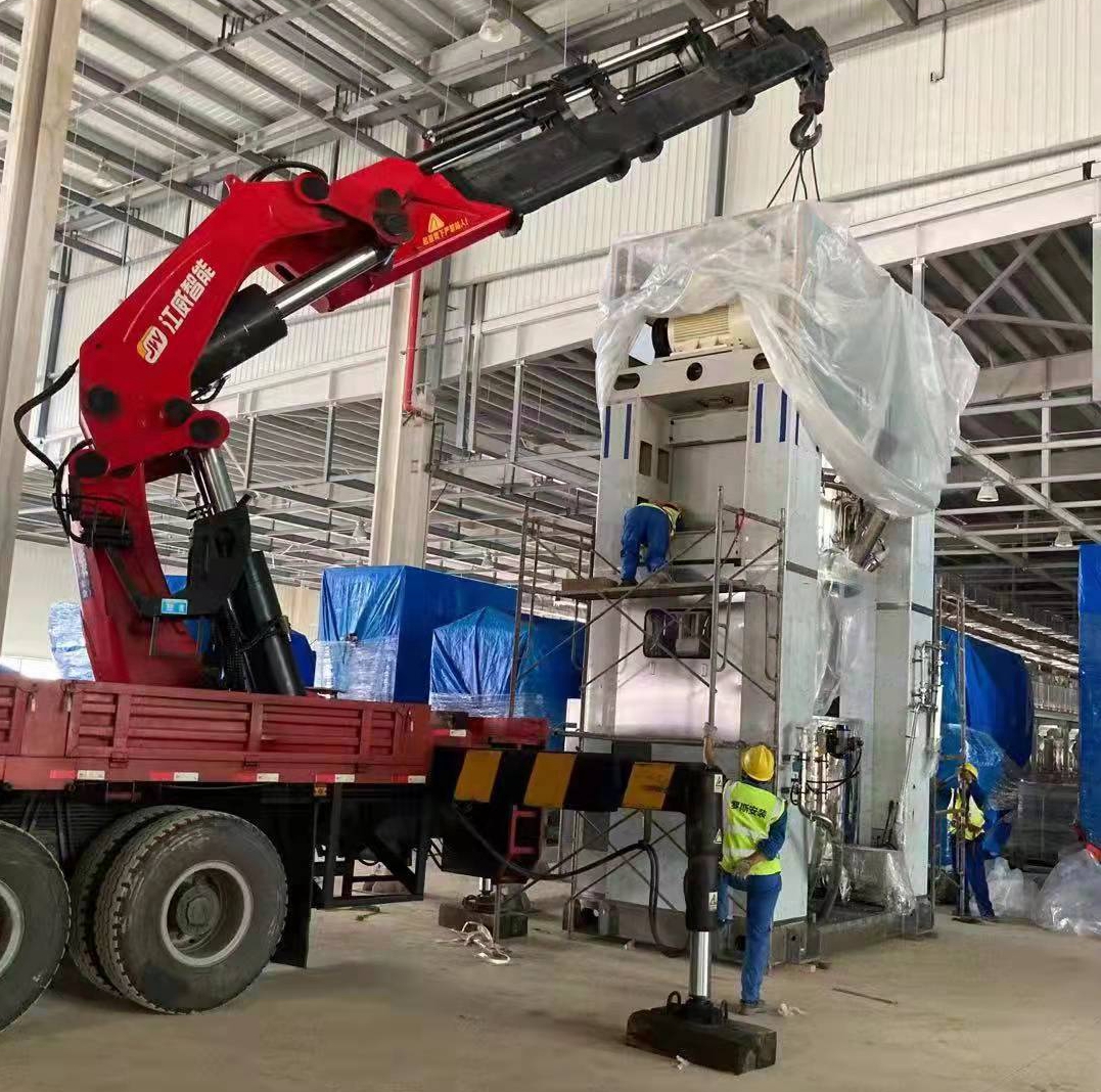 出租隨車吊在蘇州附近，相城區(qū)隨車吊